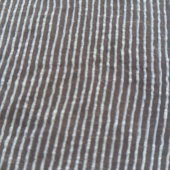 Cute striped dress with front decorative buttons - Picture 2 of 2